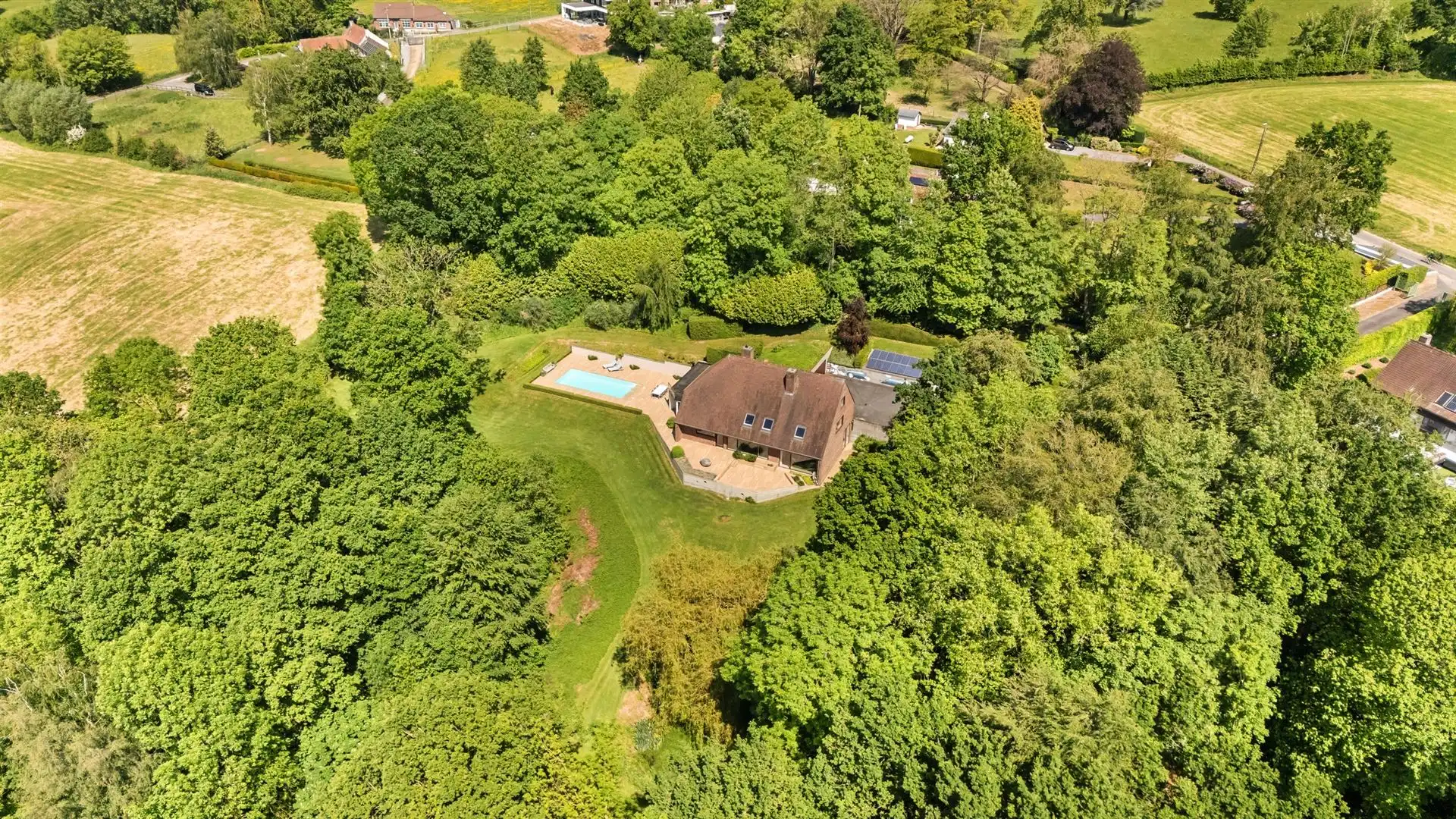 Prachtig landhuis, uniek zicht, op meer dan 1 hectare foto 7