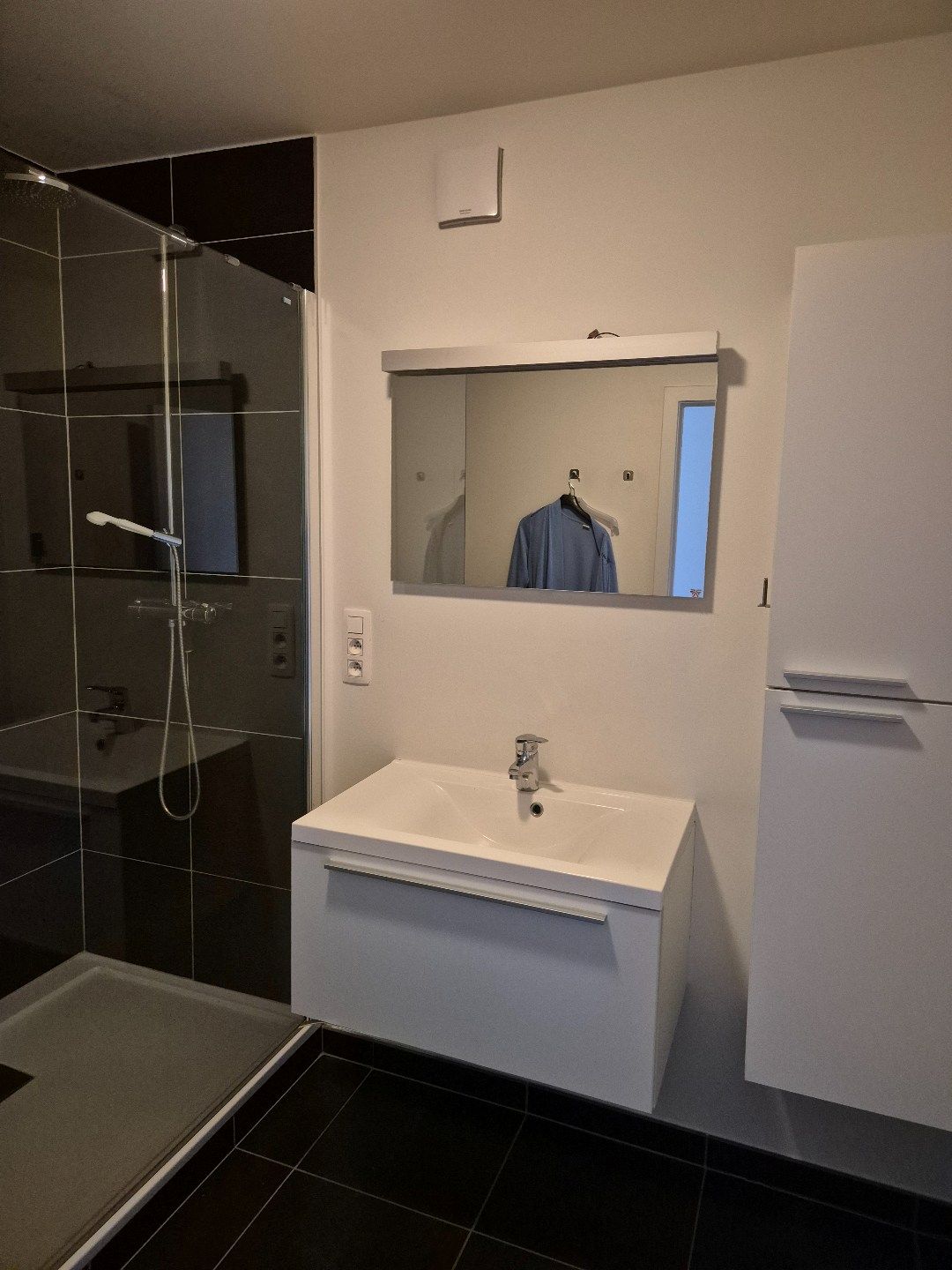 Modern appartement met terras nabij centrum Hasselt foto 8