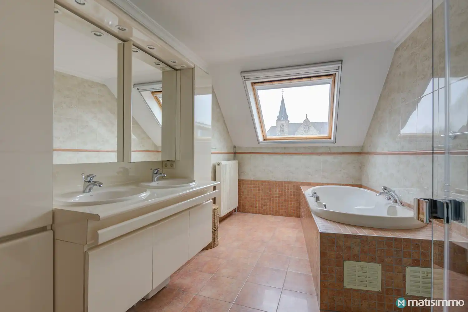 ZEER RUIM ENERGIEZUINIG APPARTEMENT MET 3 SLAAPKAMERS MET PARKEERPLAATS IN HET CENTRUM VAN AS foto 13