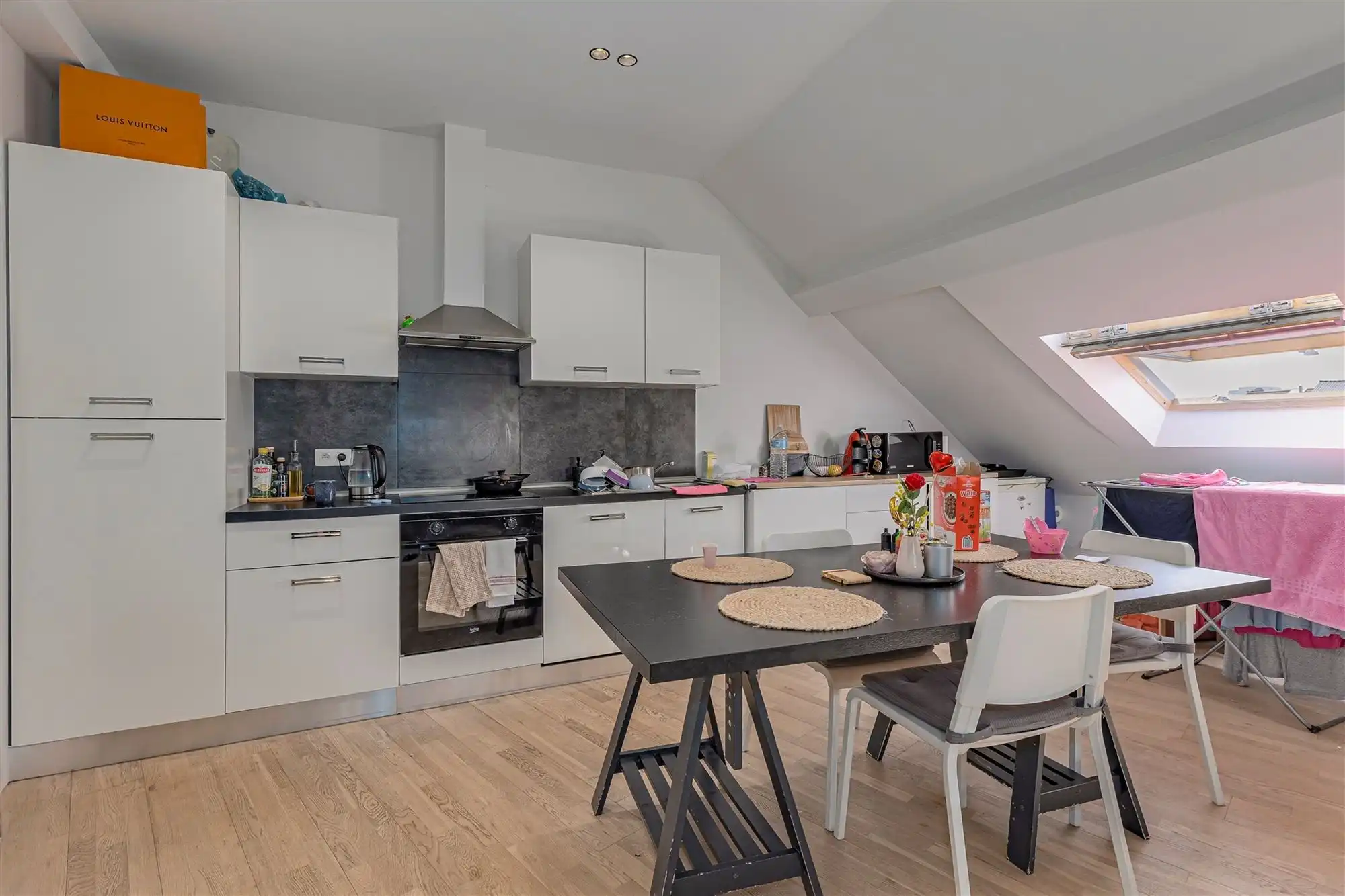 Woning ingedeeld in 4 verhuurde units op topligging aan Park Spoor Noord foto 20