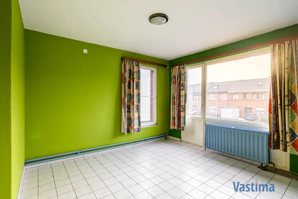 Op te frissen gezinswoning met 3 slaapkamers, garage en tuin foto 16