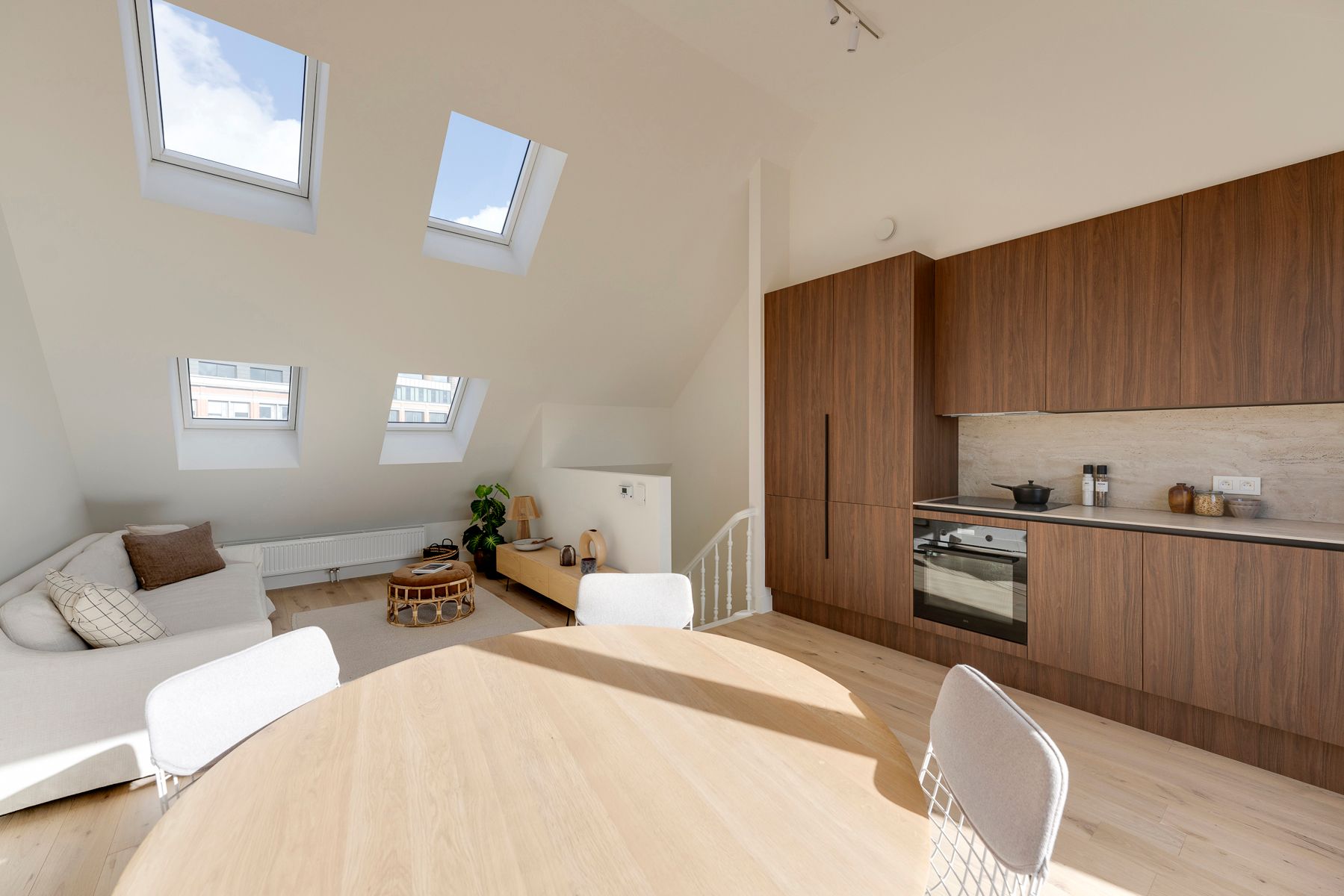 Penthouse met zonneterras en 2 ruime slaapkamers foto 6