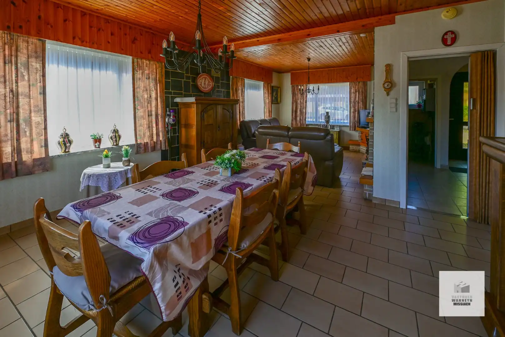 Te renoveren open bebouwing met 3 slaapkamers, tuin en garage op 627m2  foto 6