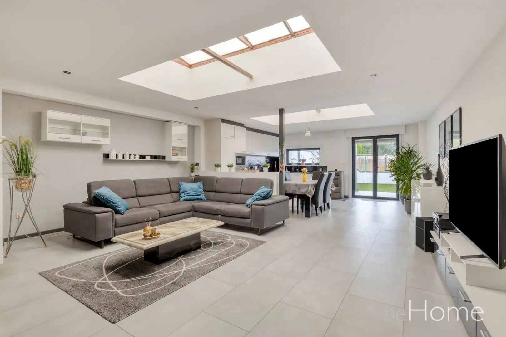 Instapklare woning met 2 slpk, garage en ZW-gerichte tuin foto 3