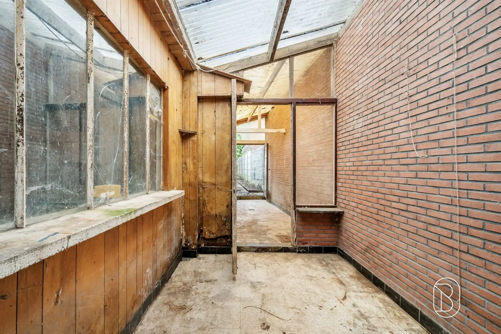 Te renoveren woning met tuin!  foto 8