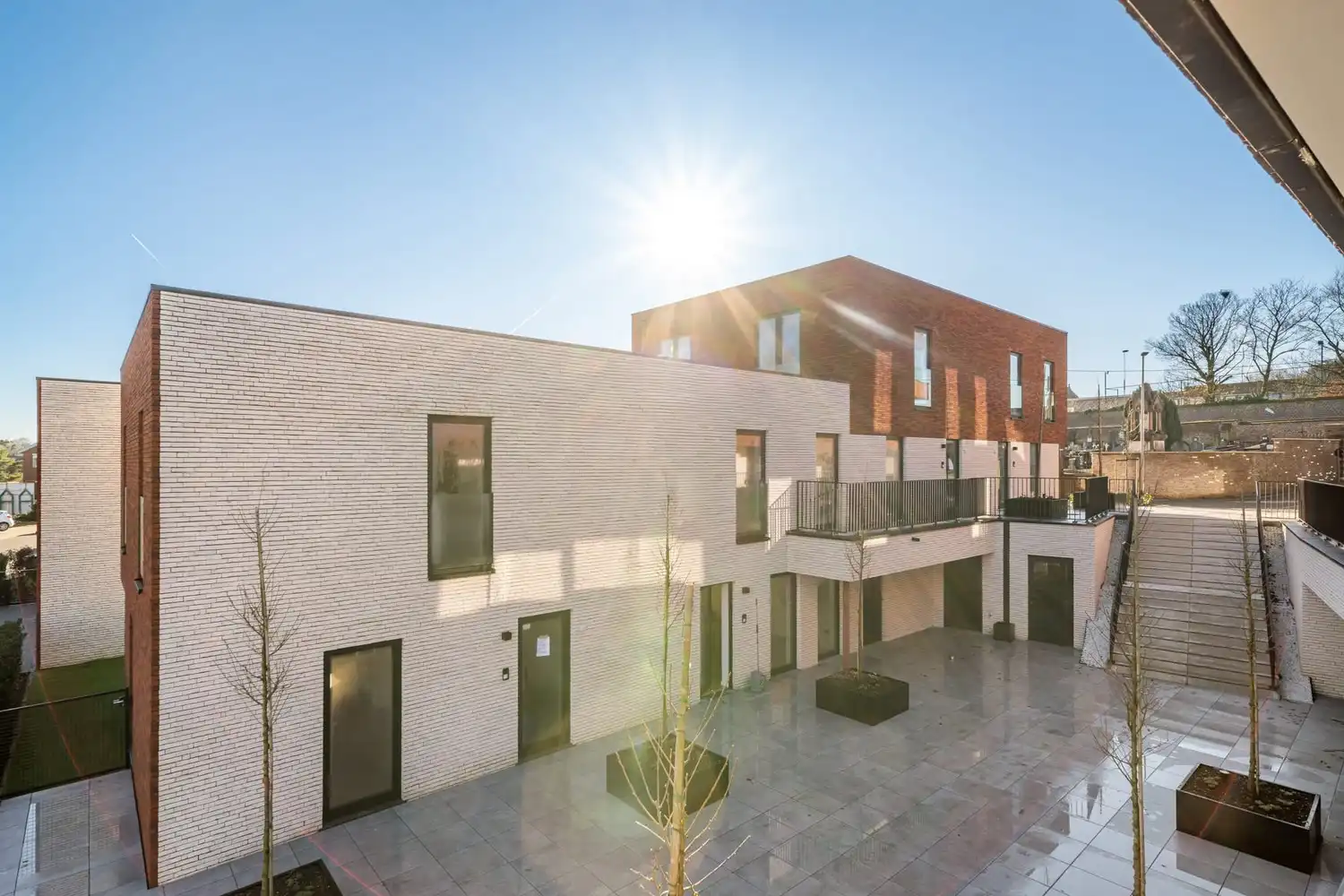 Instapklare nieuwbouw rijwoning met 3 slaapkamers en ruim terras! foto 2