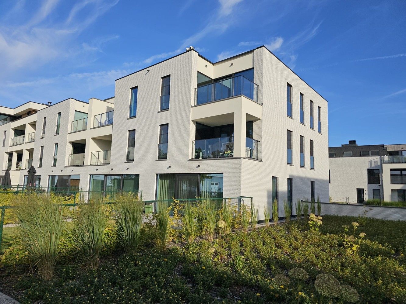 Recent appartement met 2 slpks en terras + garage foto {{pictureIndex}}