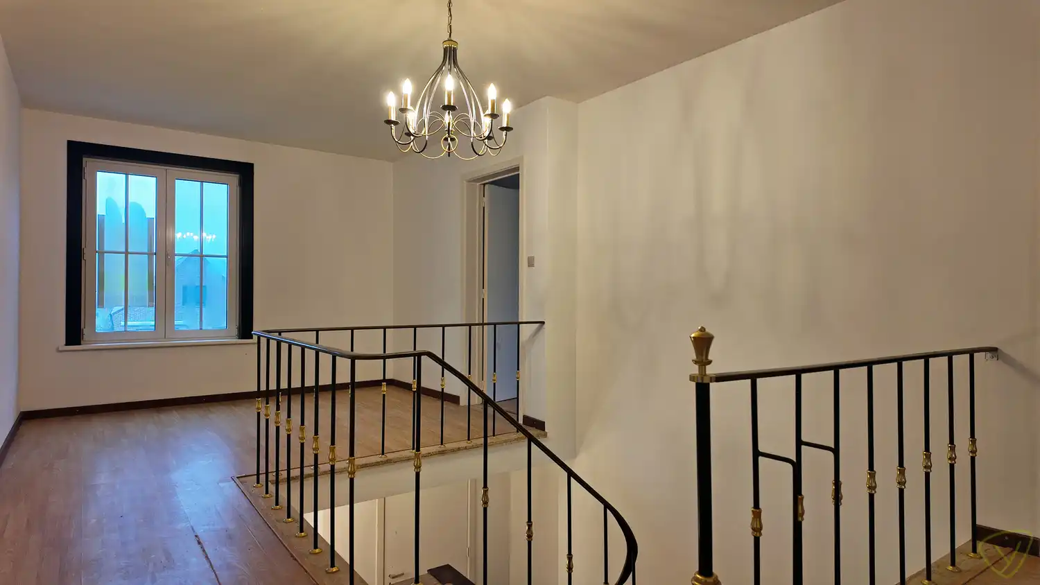 Zonnig en rustig gelegen alleenstaande woning te Eeklo! foto 11