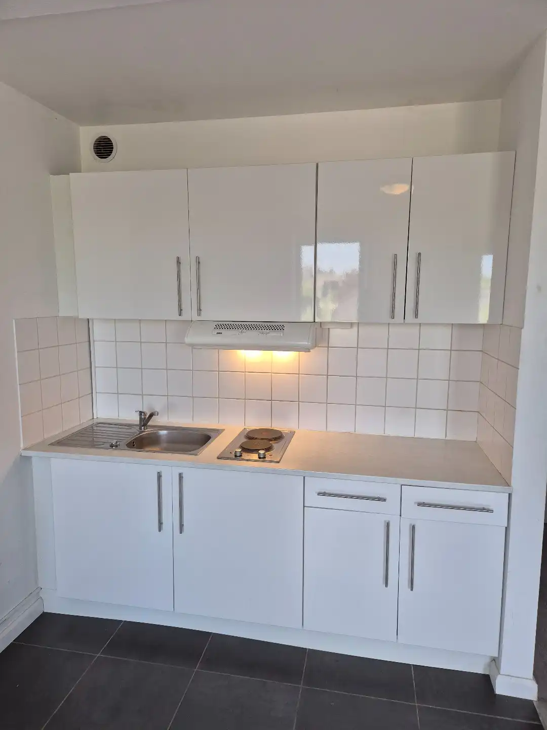 Ongemeubelde studio – nr. 12 (2e verdieping, achteraan rechts) foto 4