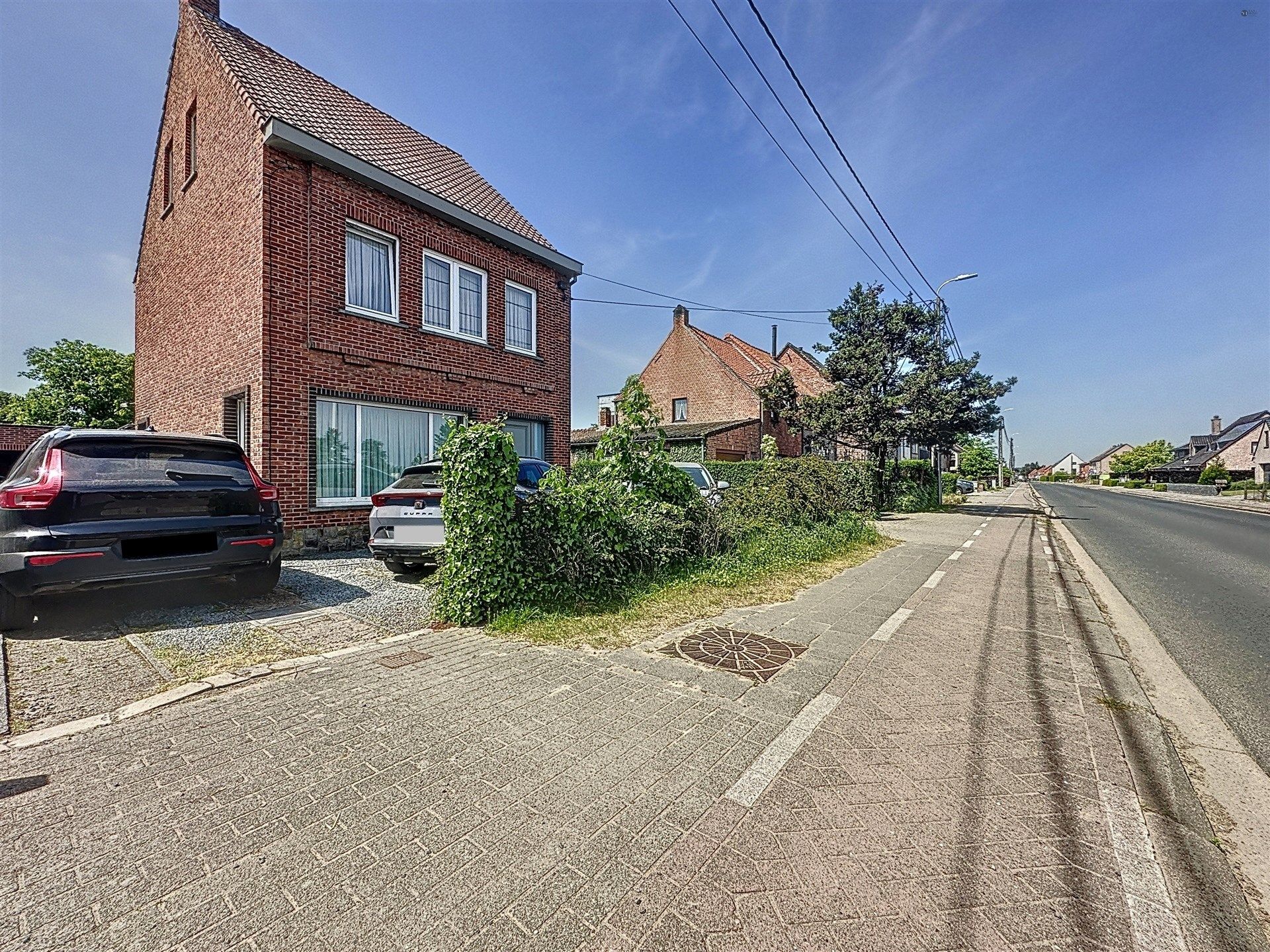 Prachtige open bebouwing met 4 slaapkamers en garage op perceel van 946m² foto 2