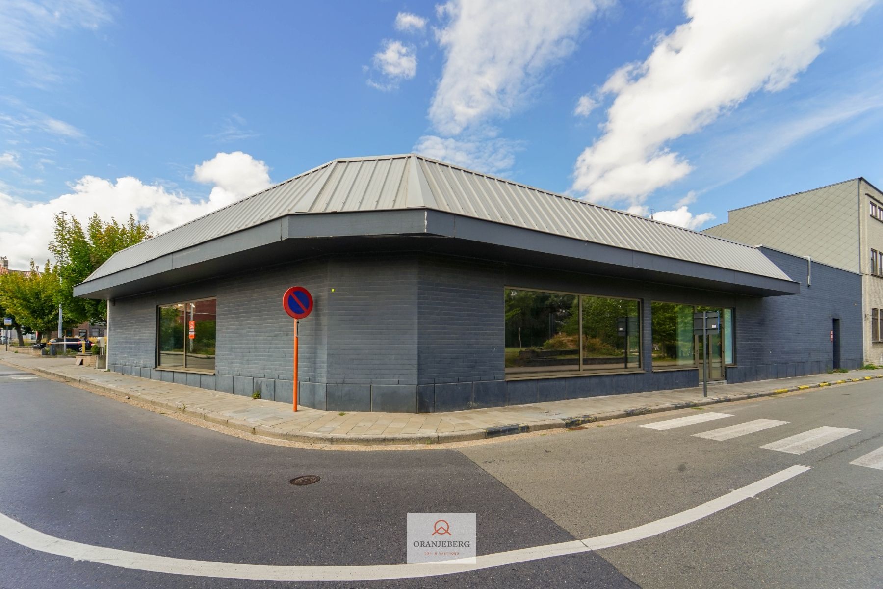 Winkelruimte te huur op goede locatie foto 8