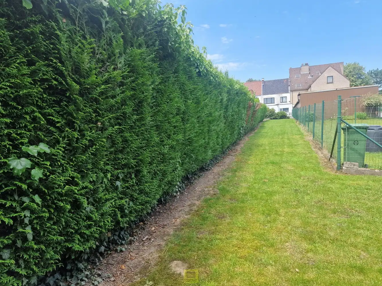 Ruime woning met 3 slpk op een perceel van 591 m² foto 16
