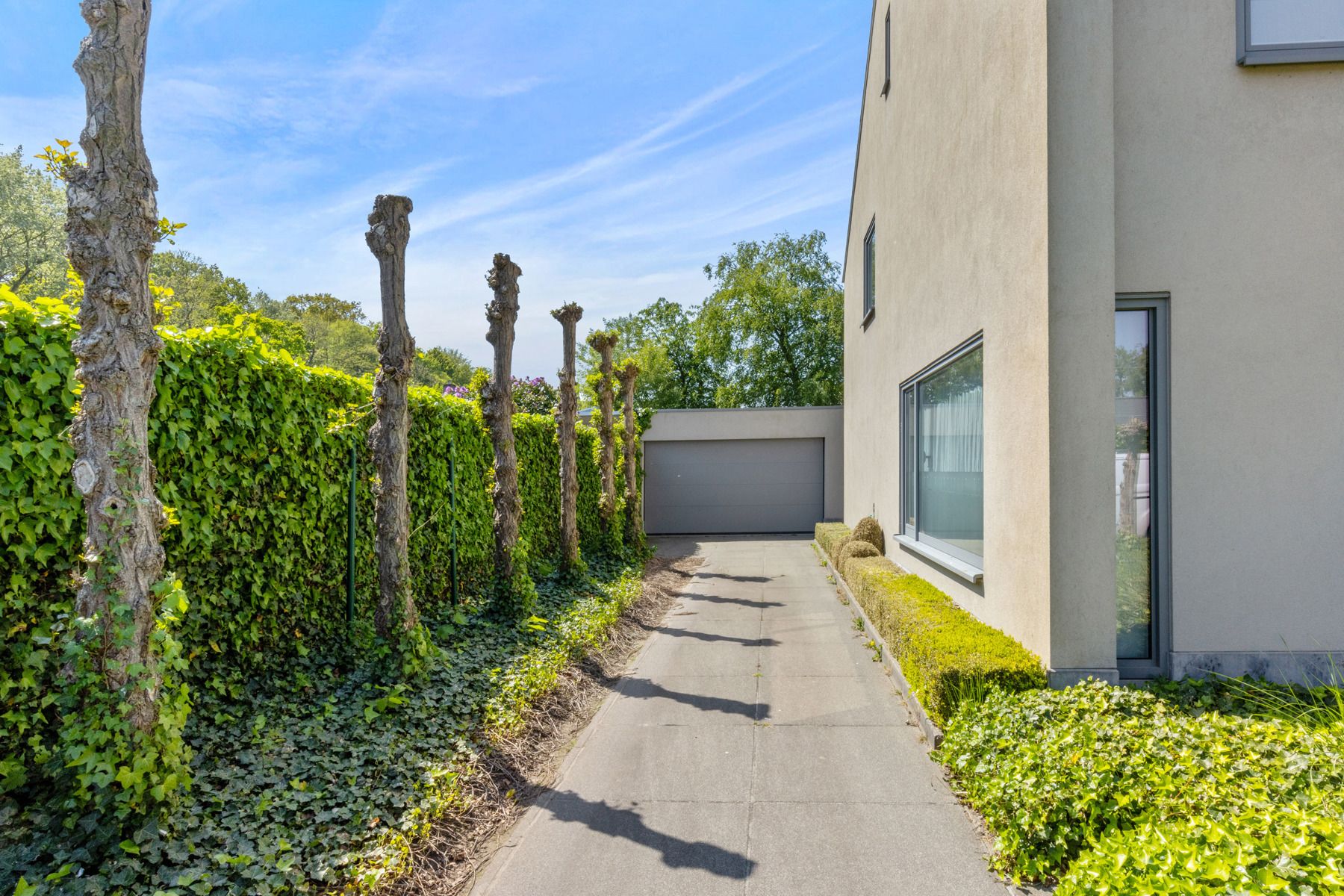 Ruime woning met nieuwe keuken, tuin & dubbele garage foto 24
