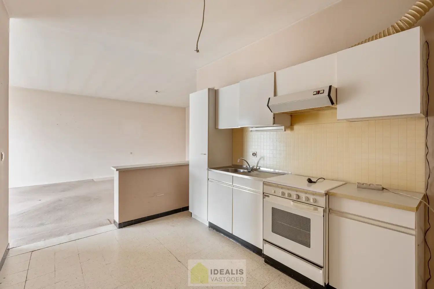 IDEALIS VASTGOED -  INVESTERINGSEIGENDOM BESTAANDE UIT 2 GELIJKVLOERSE HANDELSPANDEN EN 5 BOVENLIGGENDE APPARTEMENTEN IN HET CENTRUM VAN PELT! – te renoveren investeringseigendom op een toplocatie in Pelt (Neerpelt). Gelijkvloers 2 handelspanden, op de 1ste verdieping een 3 slpk.-appartement, 2de verdieping een 3 slpk.-appartement en een 1 slpk.-appartement en op de 3de verdieping een 3 slpk.-appartement en een 1 slpk.-appartement. Geschikt voor zij die zoeken naar een interessante investering in het centrum van Pelt. foto 35