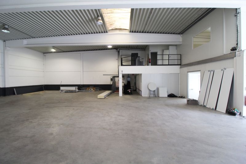 Bedrijfsgebouw op strategische ligging te huur in Roeselare(Beveren) foto 5