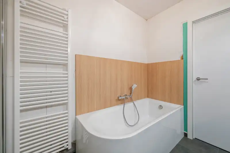 Roeselare nabij Station : Penthouse appartement met 2 slpks en zolder op de derde verdieping van een nieuw gebouwde Residentie genaamd "Residentie Arena" opp 110 m² foto 4