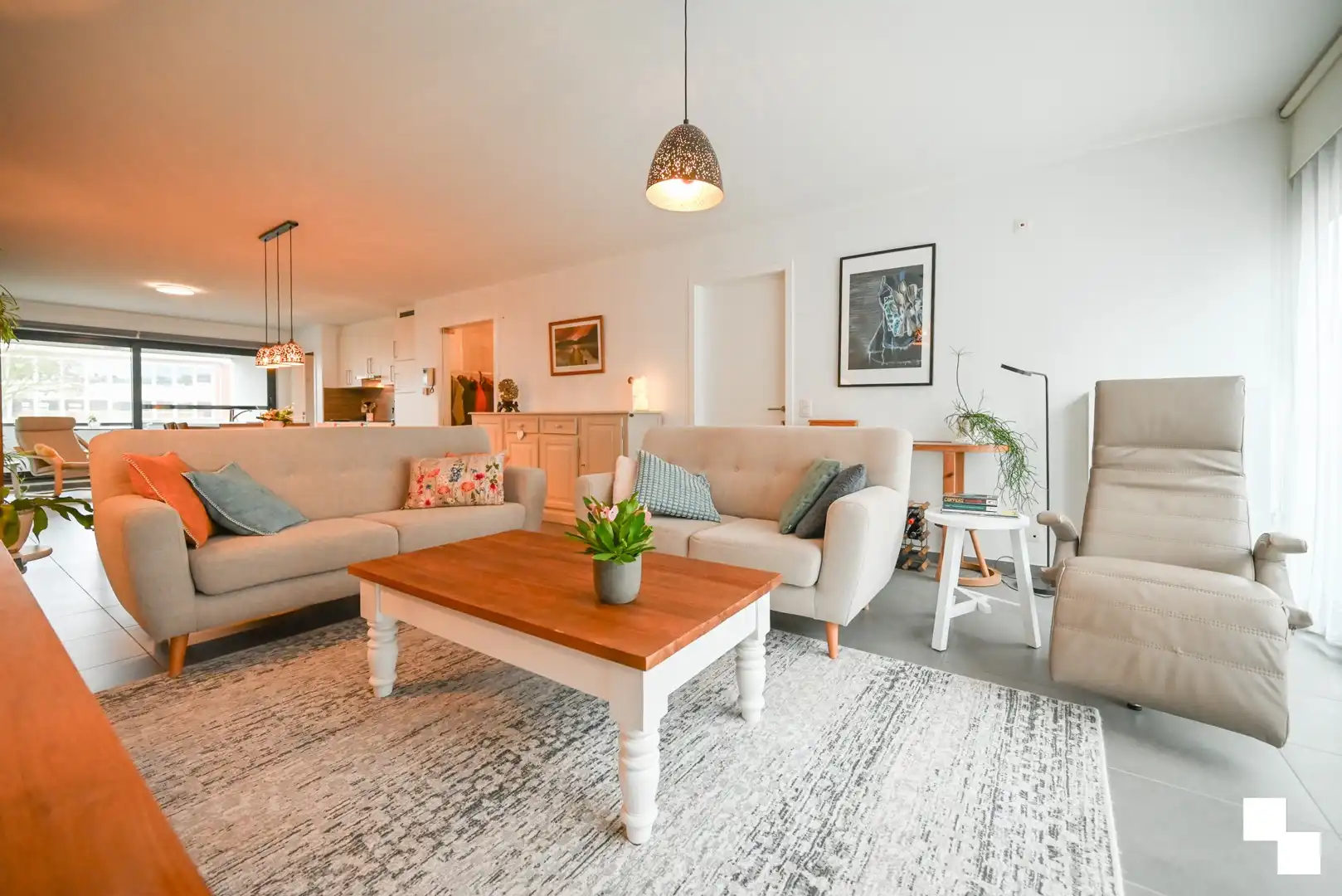 Lichtrijk tweeslaapkamer appartement te hartje Izegem foto 7