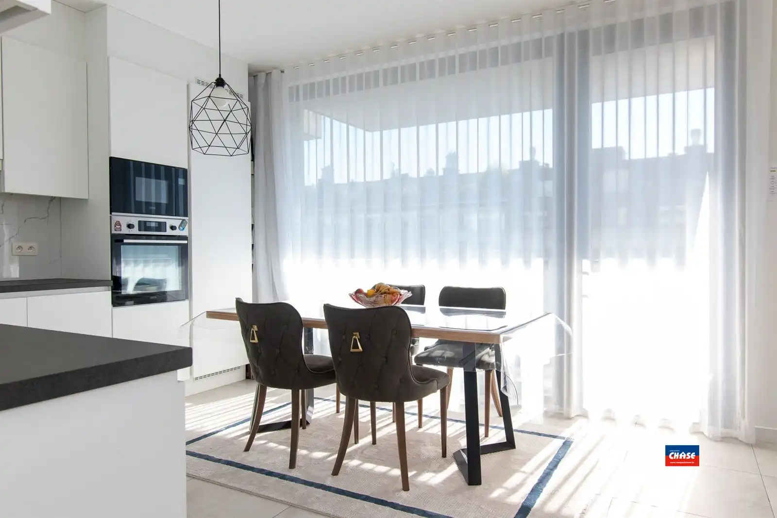 Appartement met 3 slaapkamers, terras en autostaanplaats foto 5