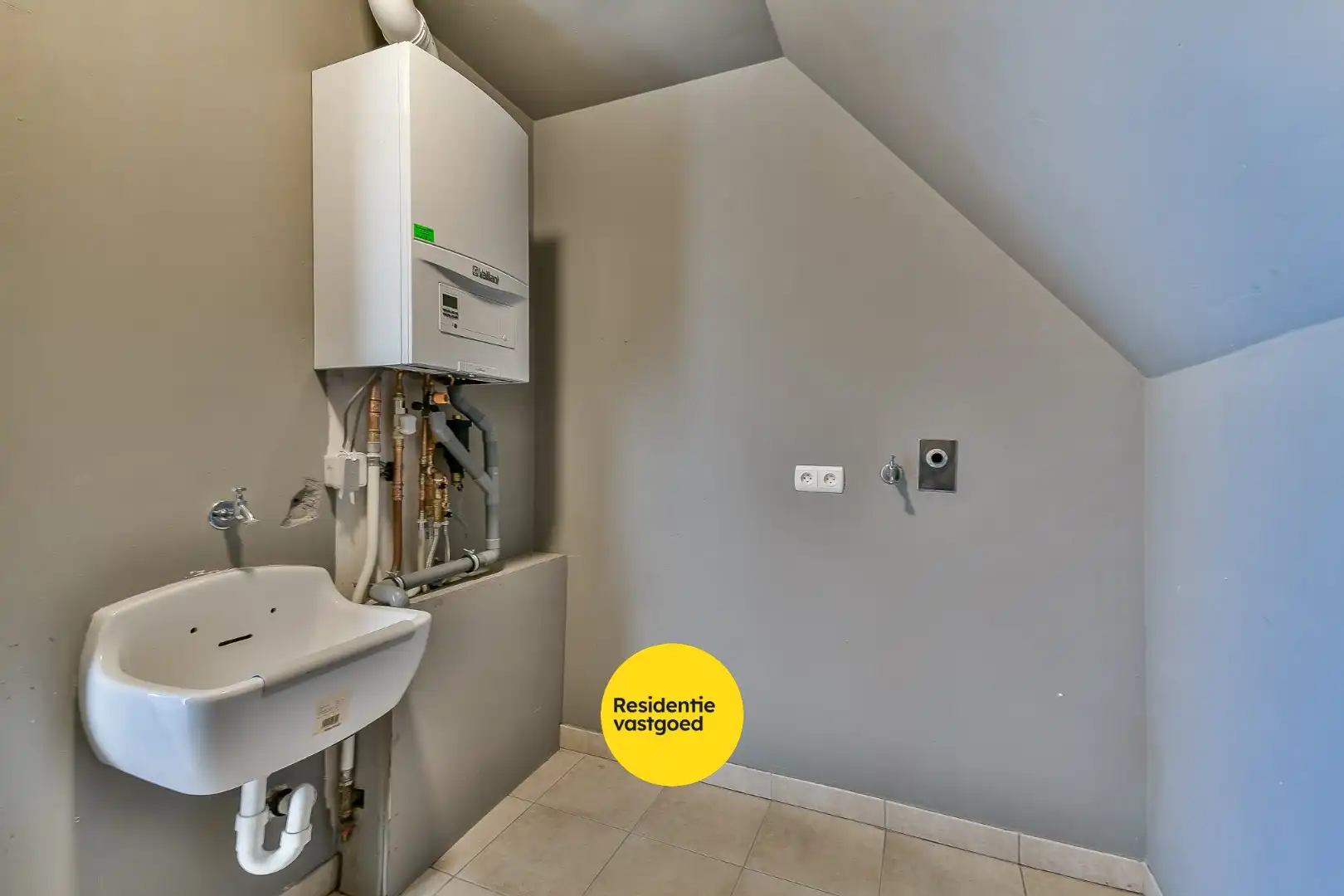 Instapklaar duplex appartement in centrum Oudenburg foto 11