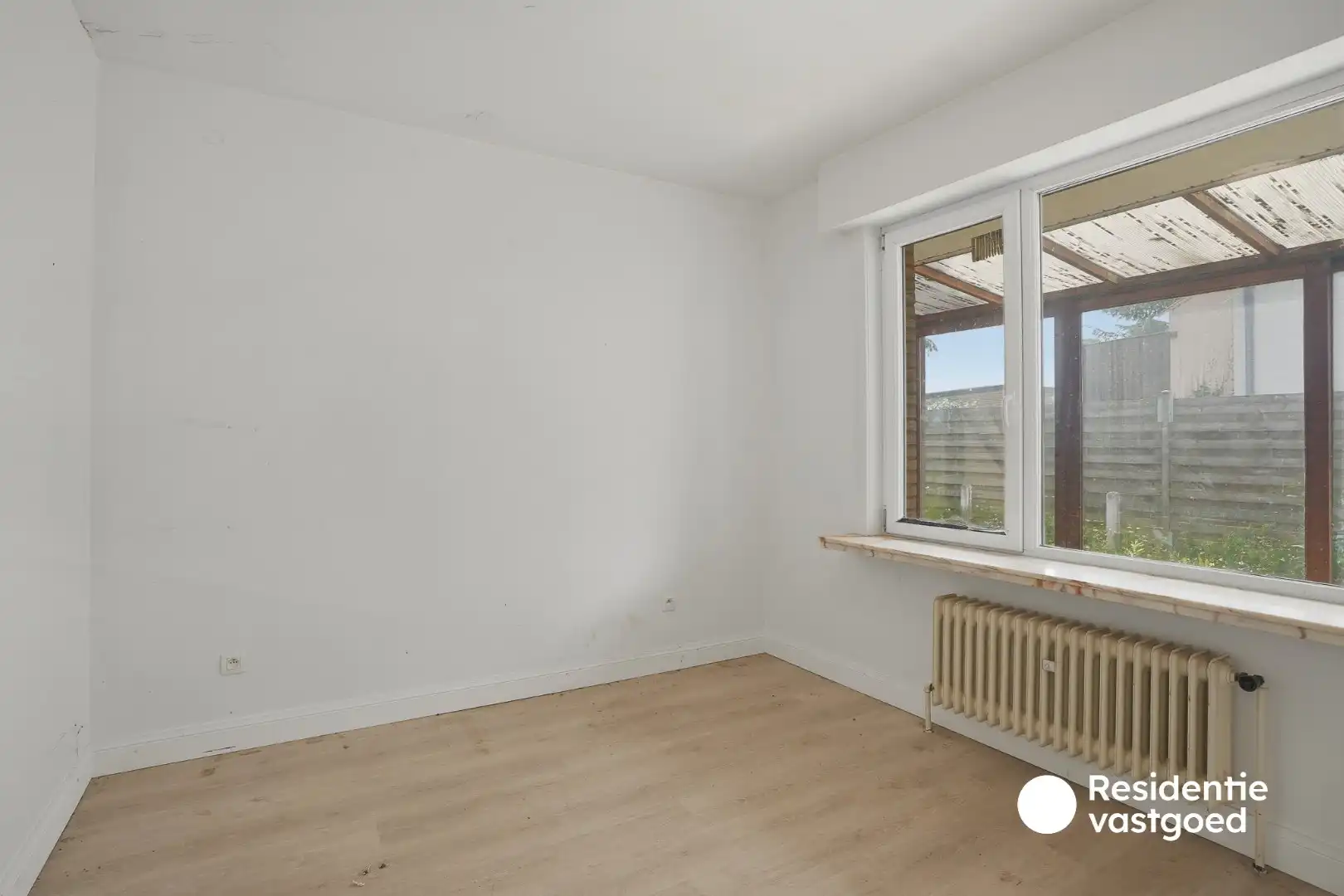 Ruime te renoveren bungalow op 959 m² met landelijk verzicht foto 10
