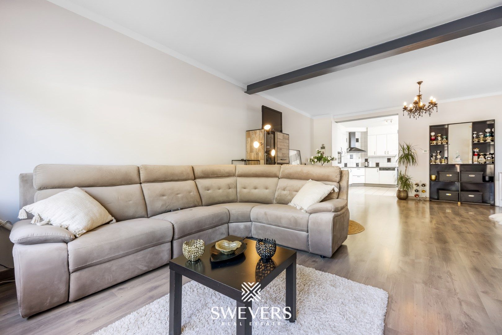 Instapklare halfopen woning met paardenaccommodatie op 73a in Sint-Truiden foto 3