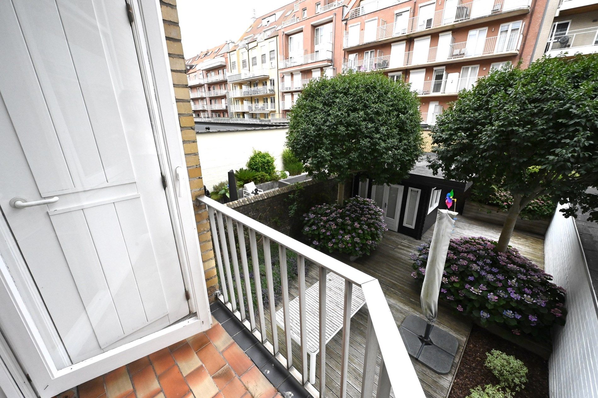 GEMEUBELD: Lichtrijk 1-kamer appartement gelegen aan de zonnekant van de Koningslaan. foto 10