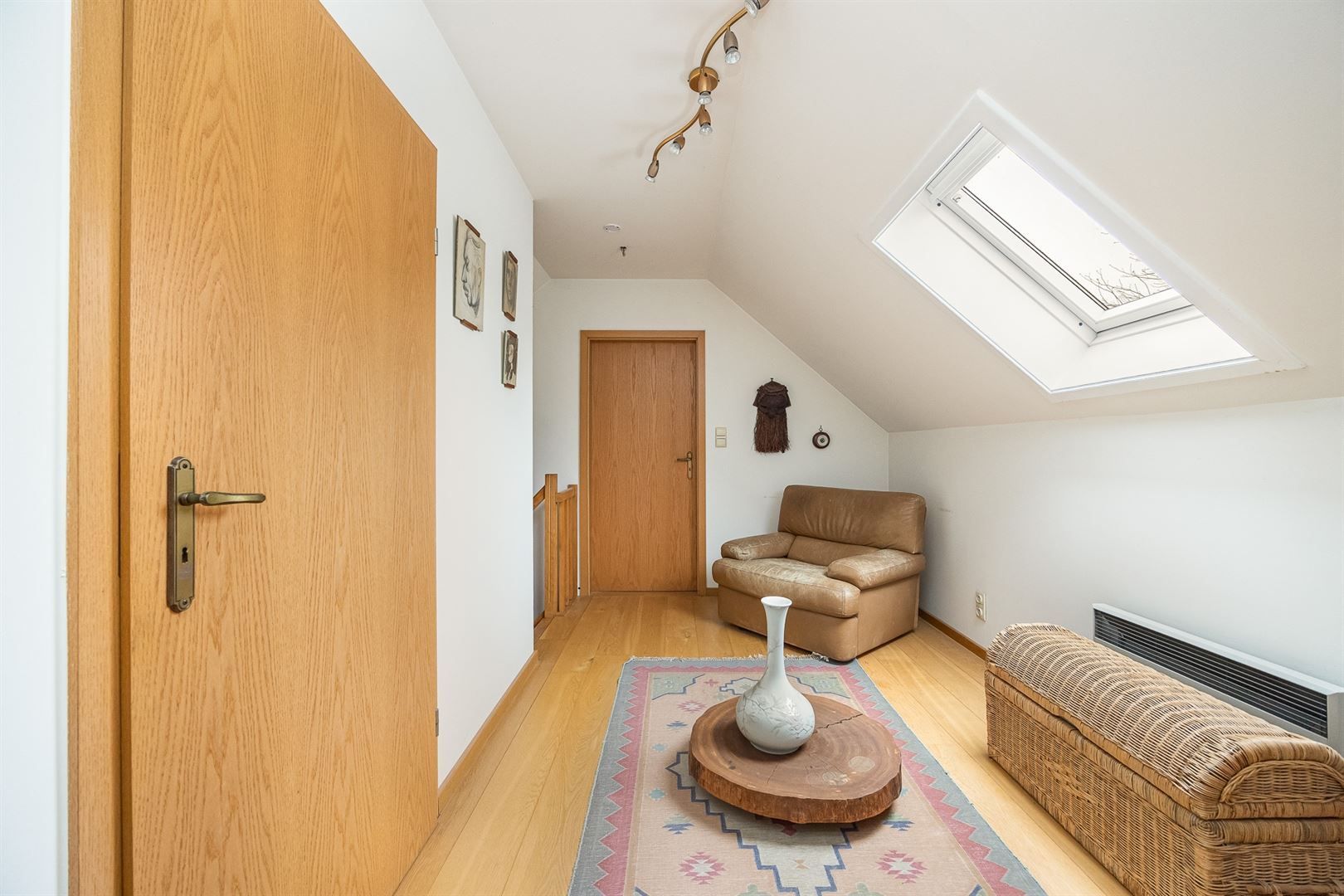 Ruime woning met 3 slaapkamers en grote tuin! foto 11