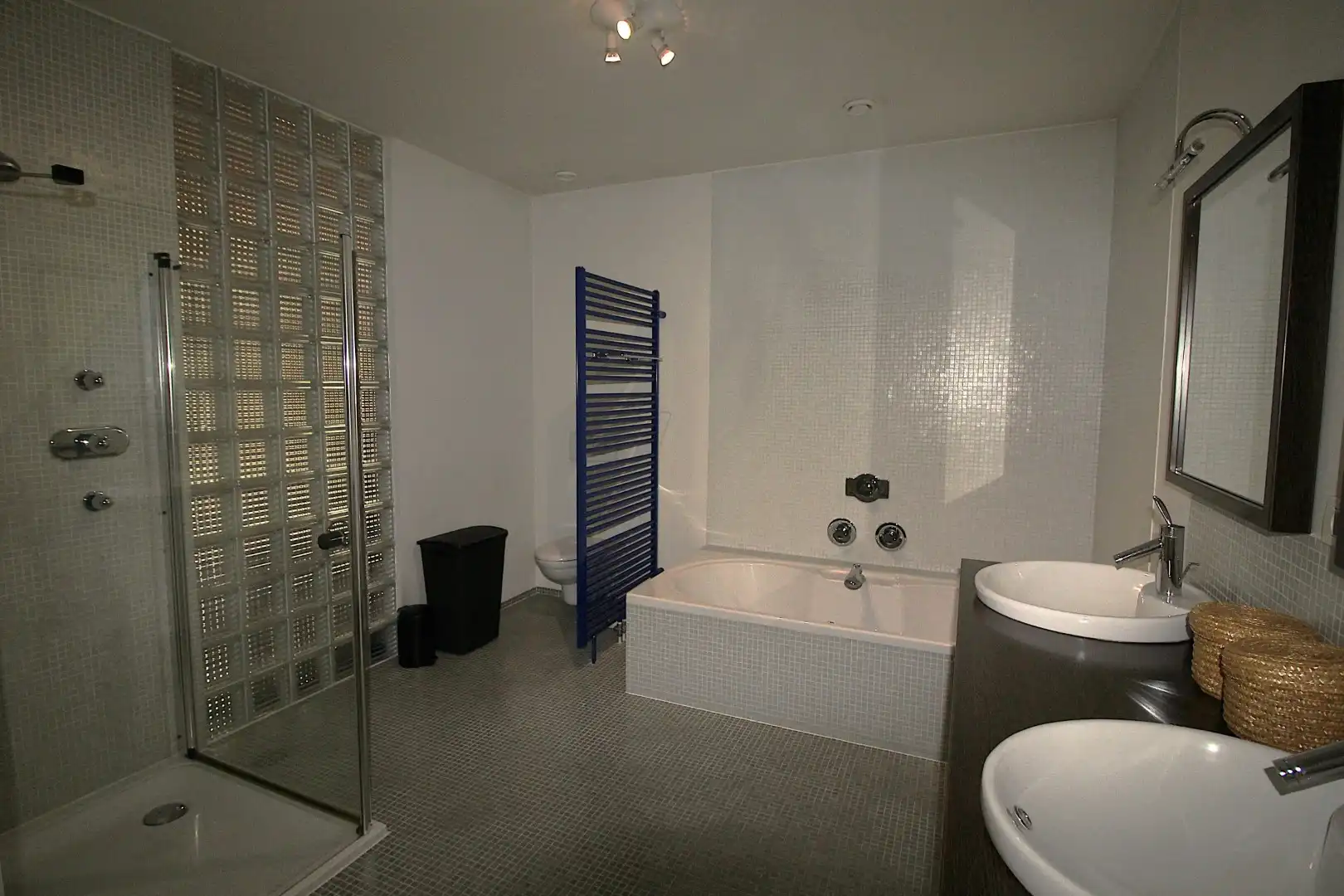  veelzijdig bedrijfsgebouw met woonst op een absolute commerciële topligging foto 19