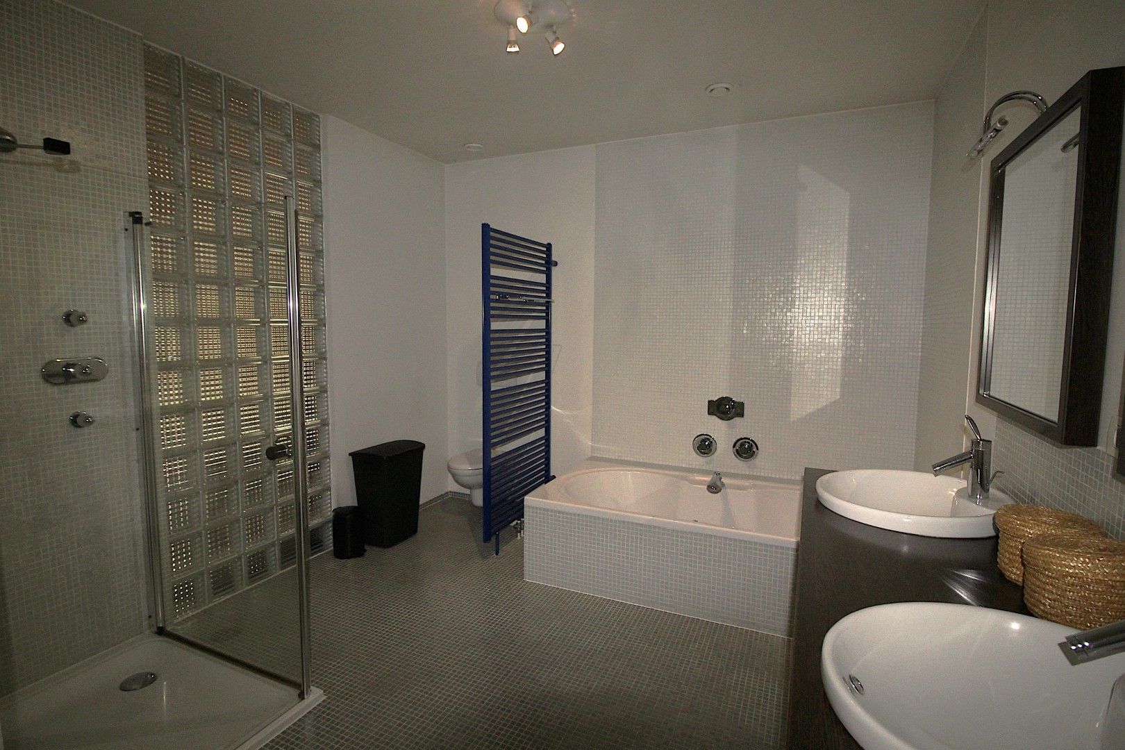  veelzijdig bedrijfsgebouw met woonst op een absolute commerciële topligging foto 19