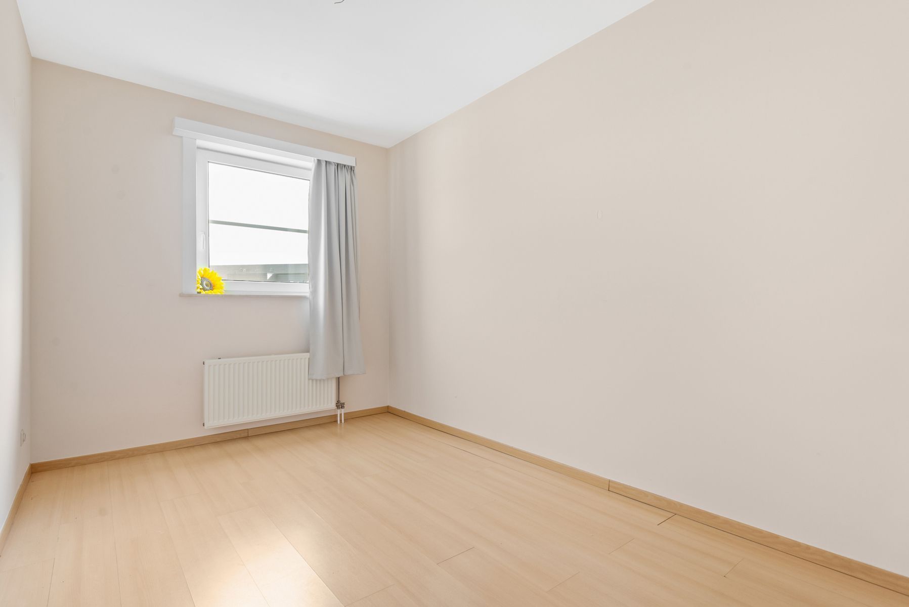 Licht app met 2 slp's, 2 terrassen en autostaanplaats! foto 7