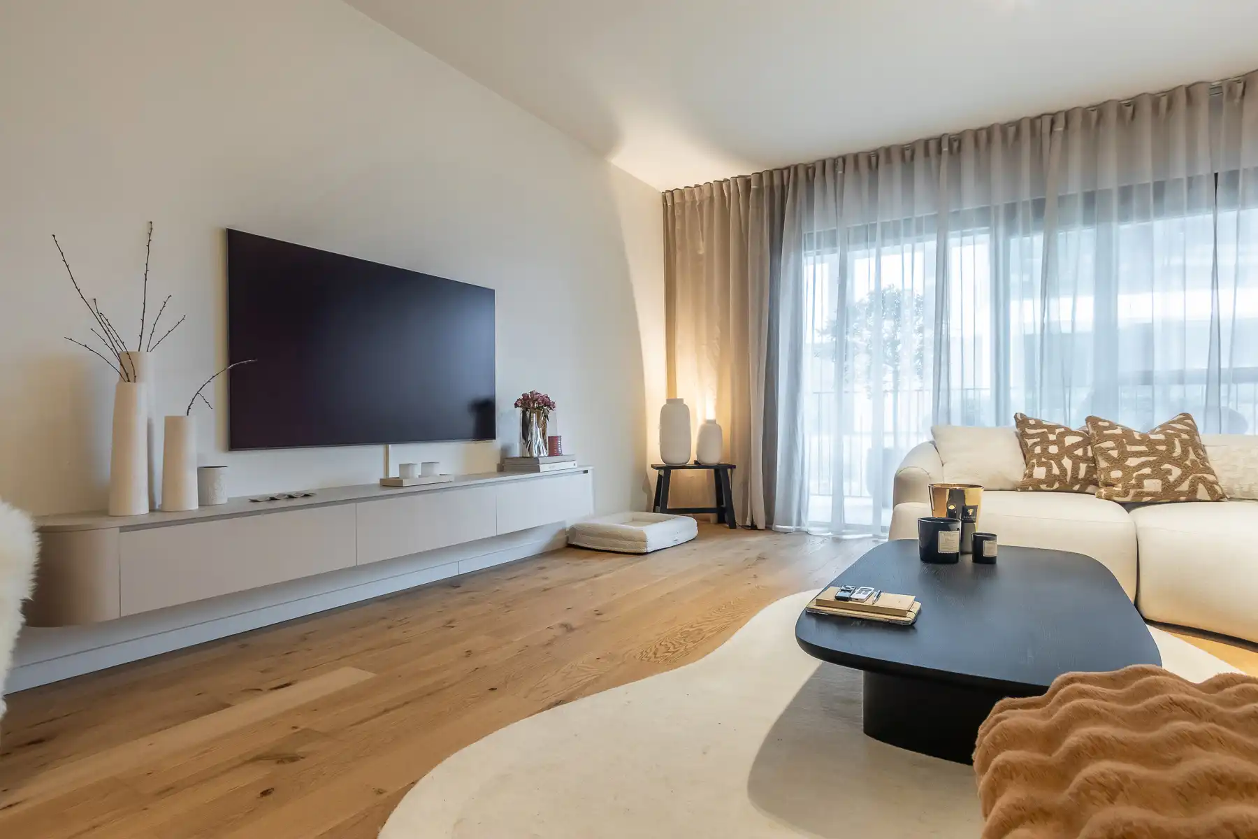 Recent gelijkvloersappartement met 3 slaapkmrs & staanplaats foto 3