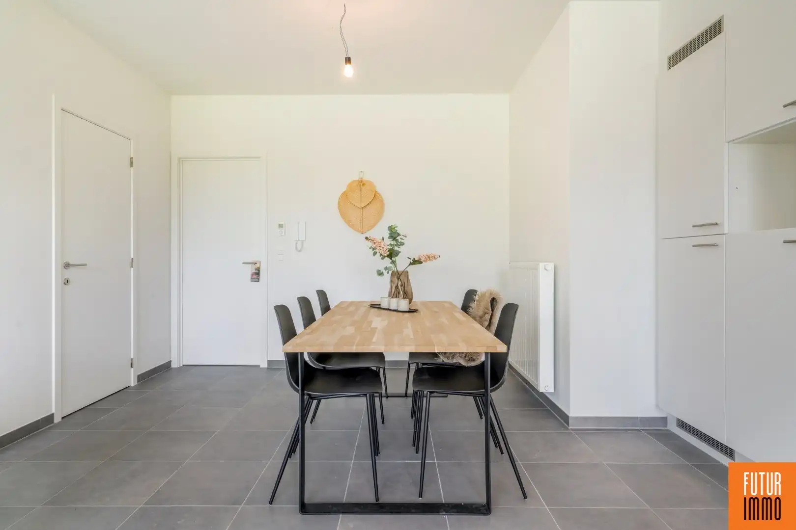 Ruim en lichtrijk 2-slpk appartement met dubbel terras foto 9