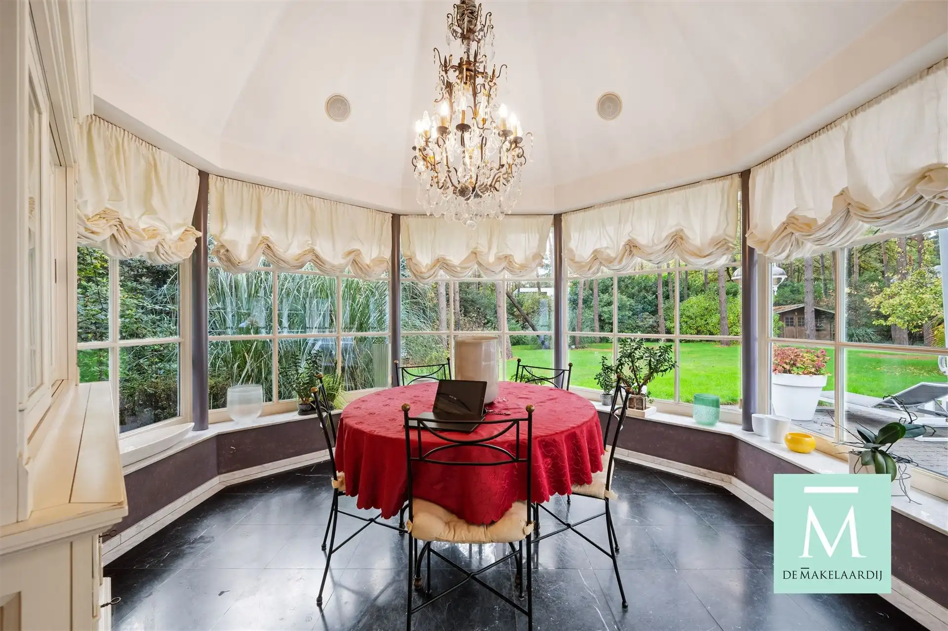 Stijlvolle villa met prachtige tuin, gelegen in het groen foto 21