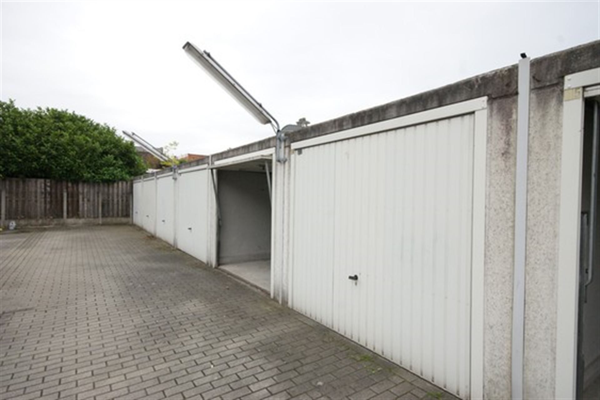 Garagebox - binnen - gesloten foto 3