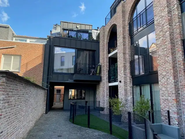 Instapklaar éénslaapkamerappartement in moderne residentie. foto {{pictureIndex}}