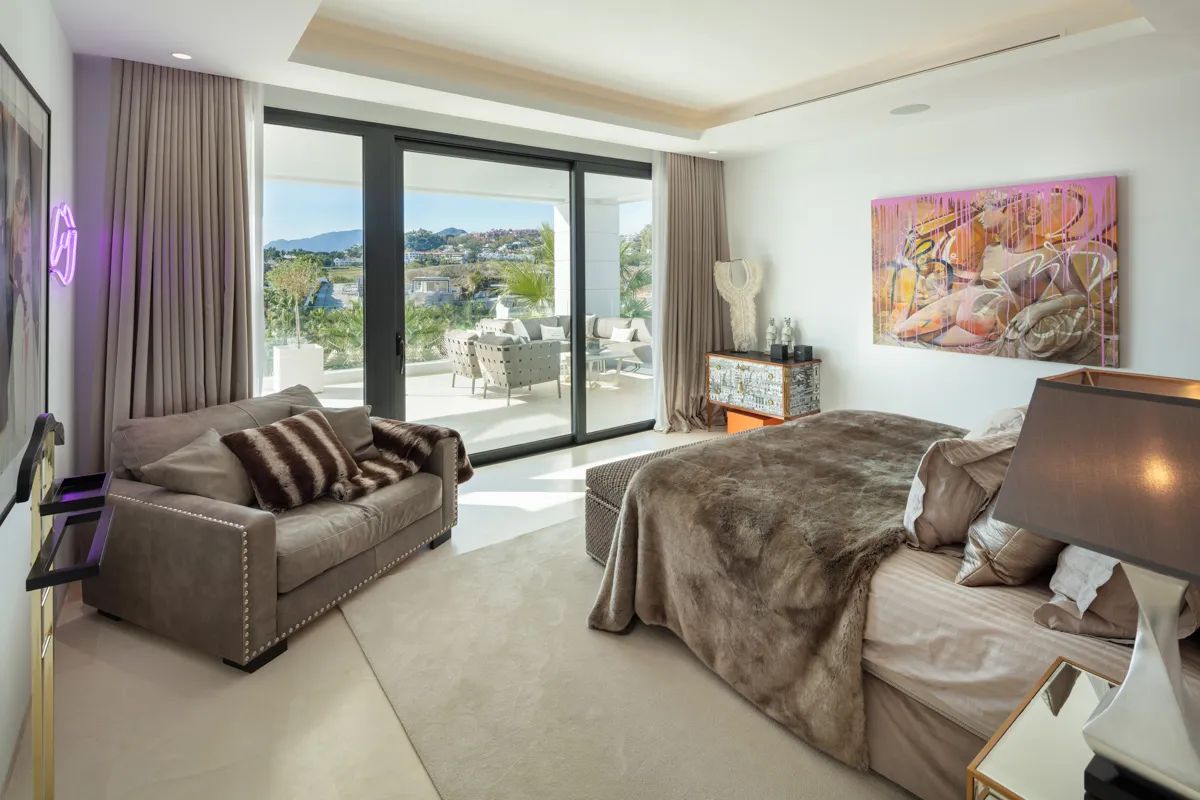 Spectaculaire villa met panoramisch uitzicht in Nueva Andalucía - luxe levensstijl in de iconische golfvallei van Marbella foto 12