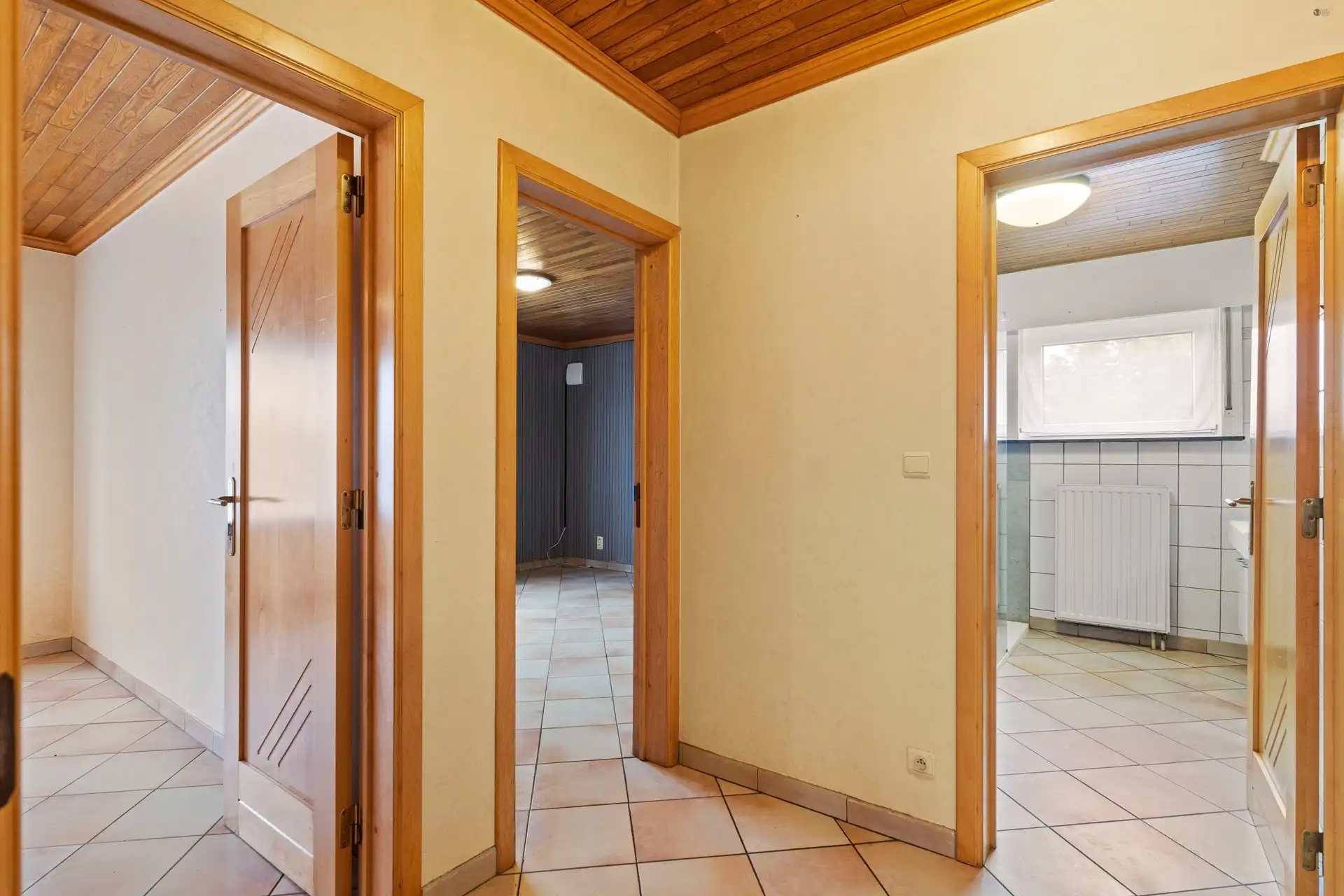 Charmante bungalow met ruime tuin foto 10