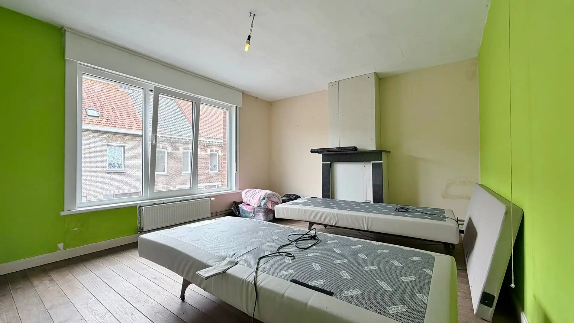 Charmante rijwoning met zonnige tuin in het rustige Woesten foto 10