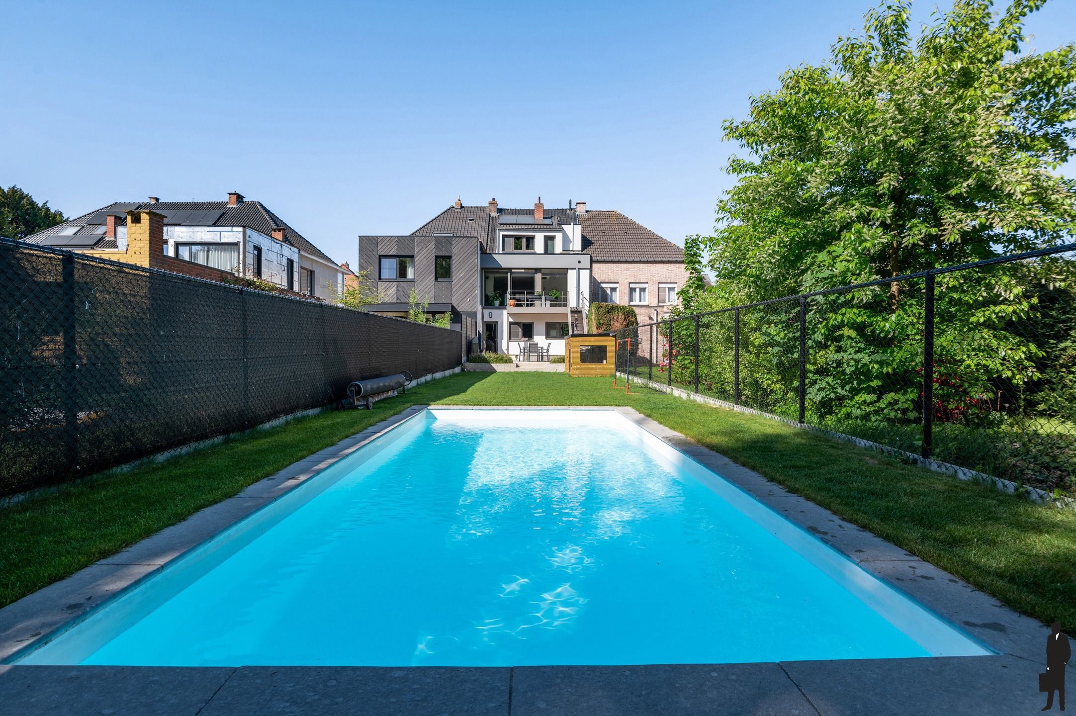 Welgelegen gerenoveerde woning met 3 slpks, 2 badks en tuin foto 14