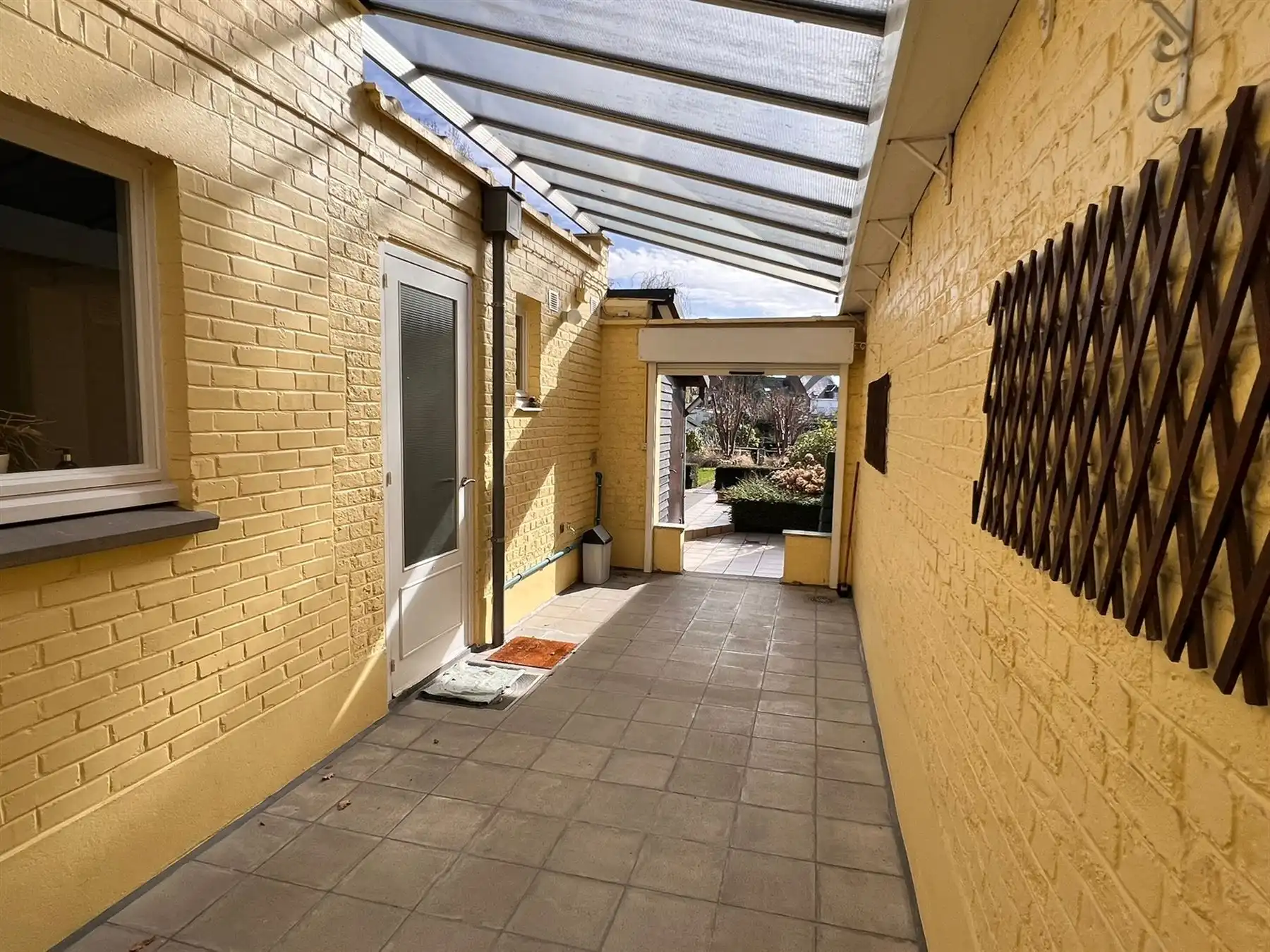 Gezellige woning met 3 slaapkamers, mooie tuin en zolder met mogelijkheden foto 4