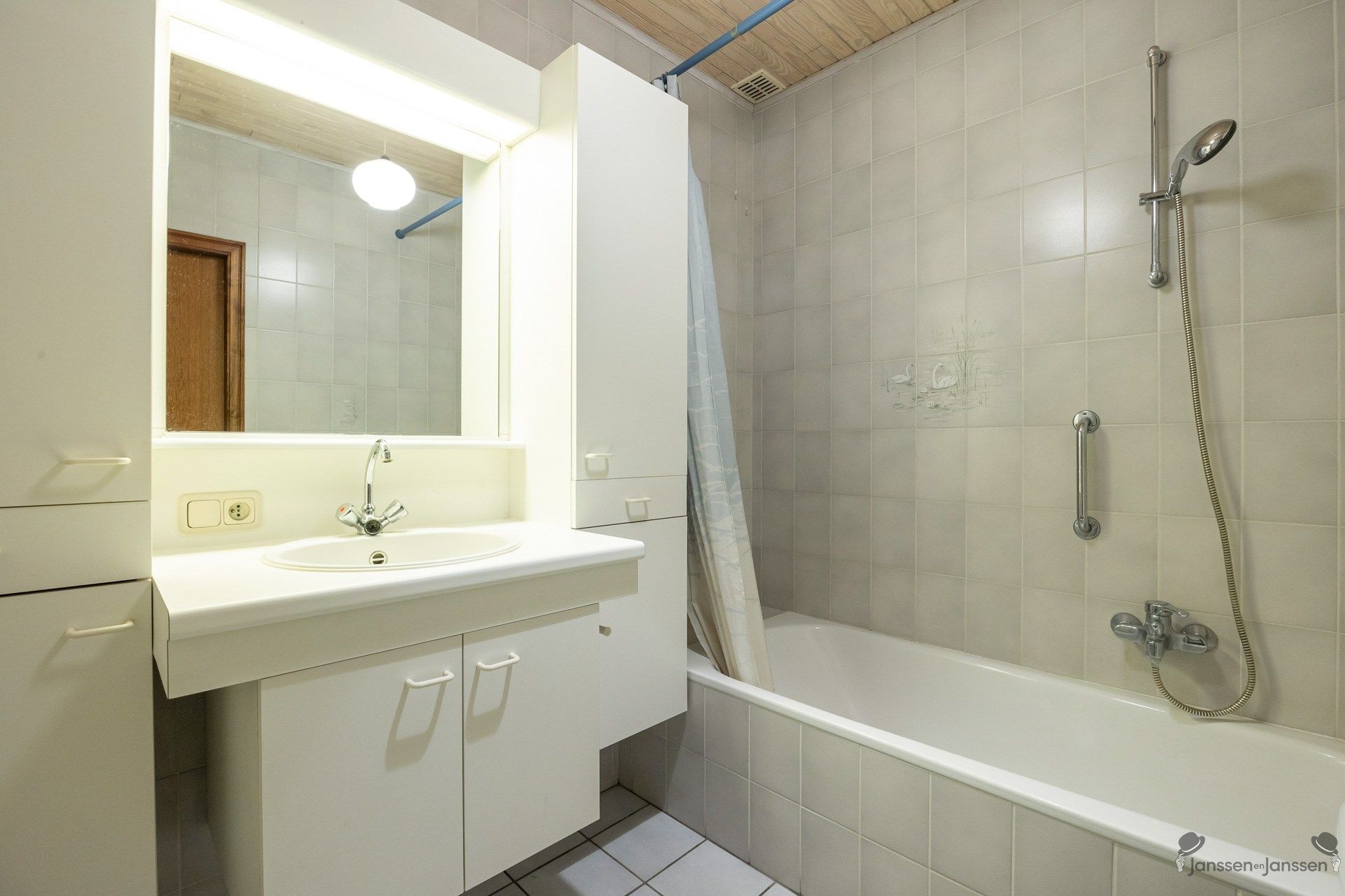 Vrijstaande villa met potentieel in gewilde wijk van Brasschaat foto 16