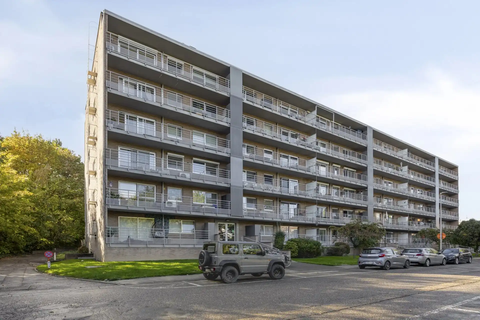 INSTAPKLAAR GERENOVEERD APPARTEMENT MET 1 SLPK, TERRAS EN GARAGEBOX IN HASSELT foto 15