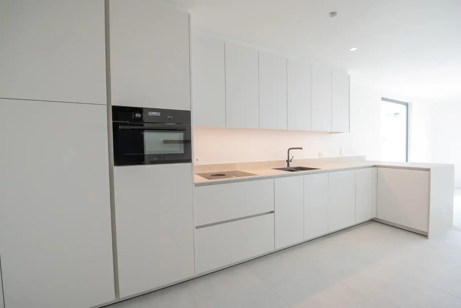 Prachtig, kwaliteitsvolle nieuwbouwappartement in het hartje van Kruishoutem! foto 4