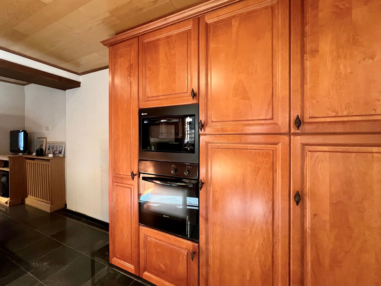 Solide woning met zeer gunstige ligging. foto 11