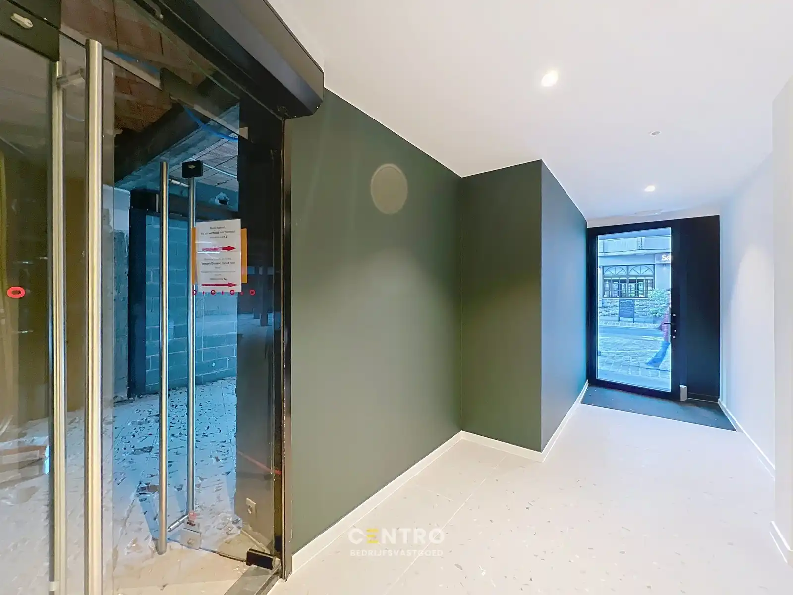 Casco handelsgelijkvloers (± 175m²) met stockruimte (±90m²), verdere afwerking in onderling overleg! foto 4