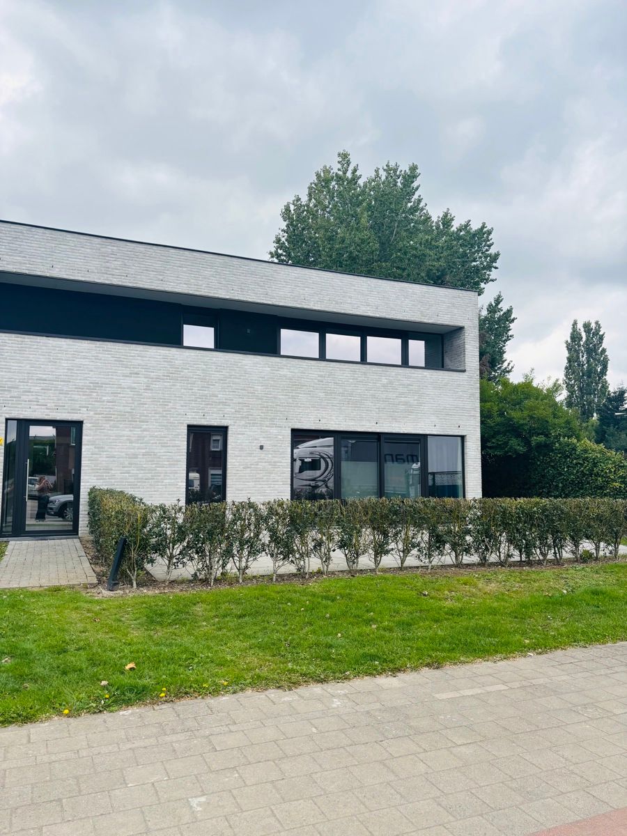Verzorgd 1-slpk appartement met balkon en parking te huur. foto 8