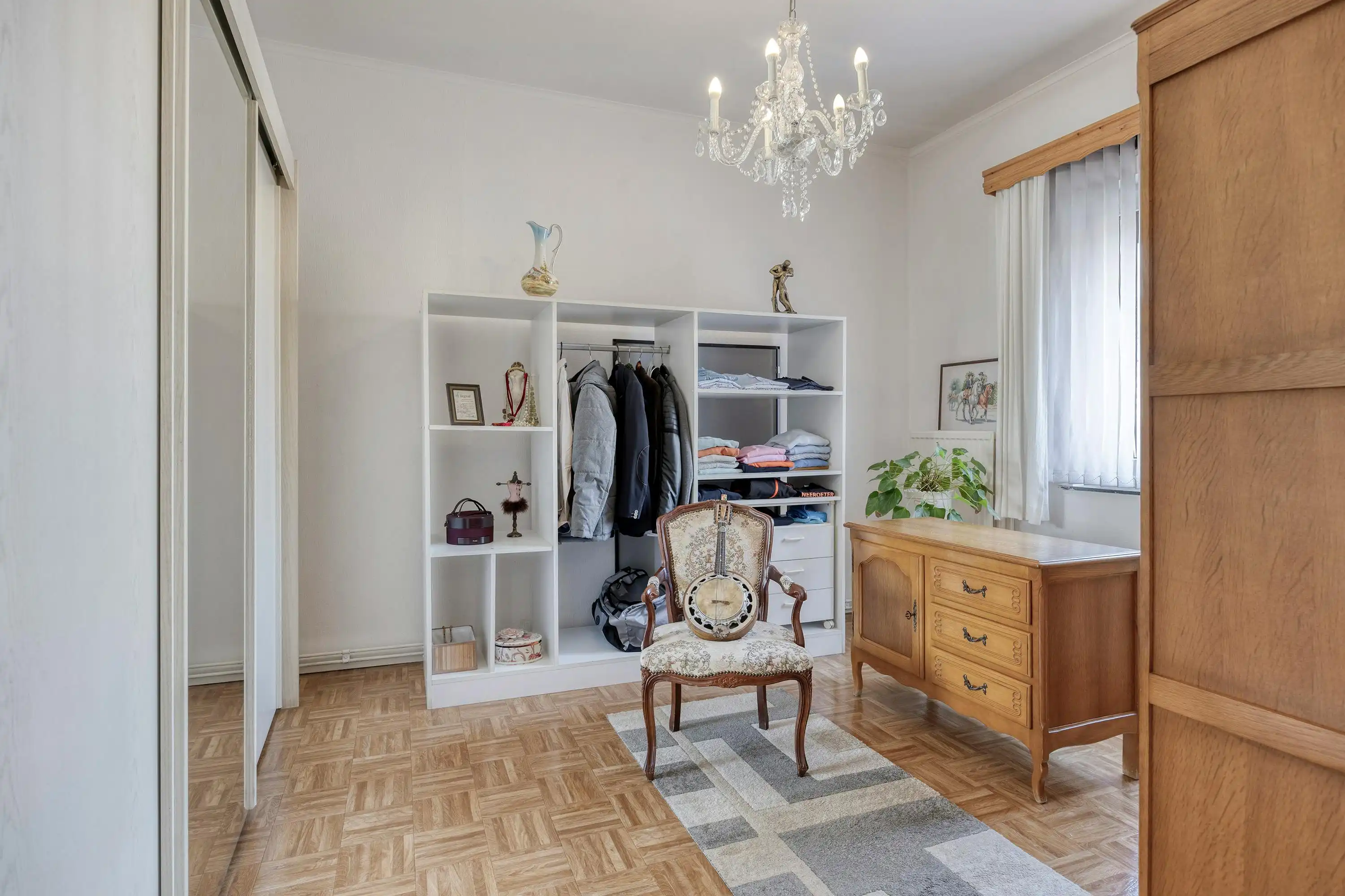 Goed onderhouden huis met riante garage in centrum Maaseik te koop foto 16