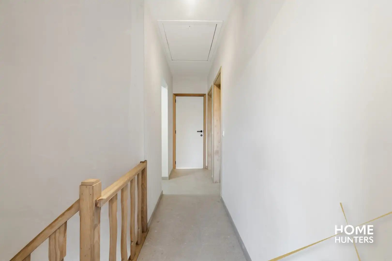 Volledig gerenoveerde woning met 3 slaapkamers, garage, ruime oprit en zonnige tuin in een rustige buurt van Ieper foto 18