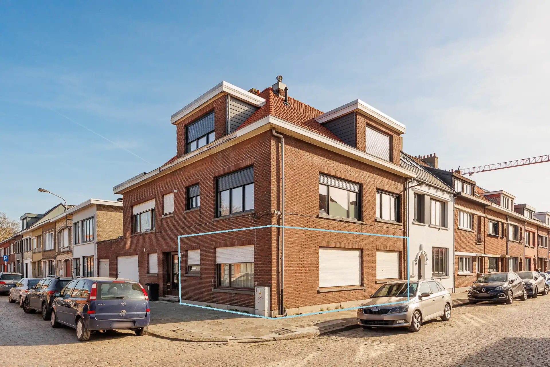 Hoofdfoto van de publicatie: Top gelegen te renoveren app. met 2 slaapkamers en koer