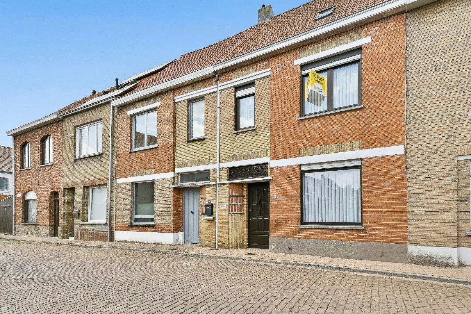 Rijwoning met veel potentieel op centrale ligging foto 20